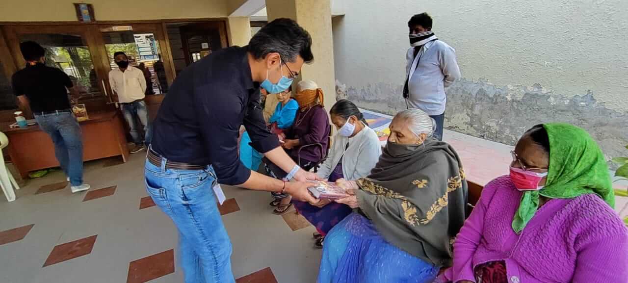 Bhgavat Gita Distribution